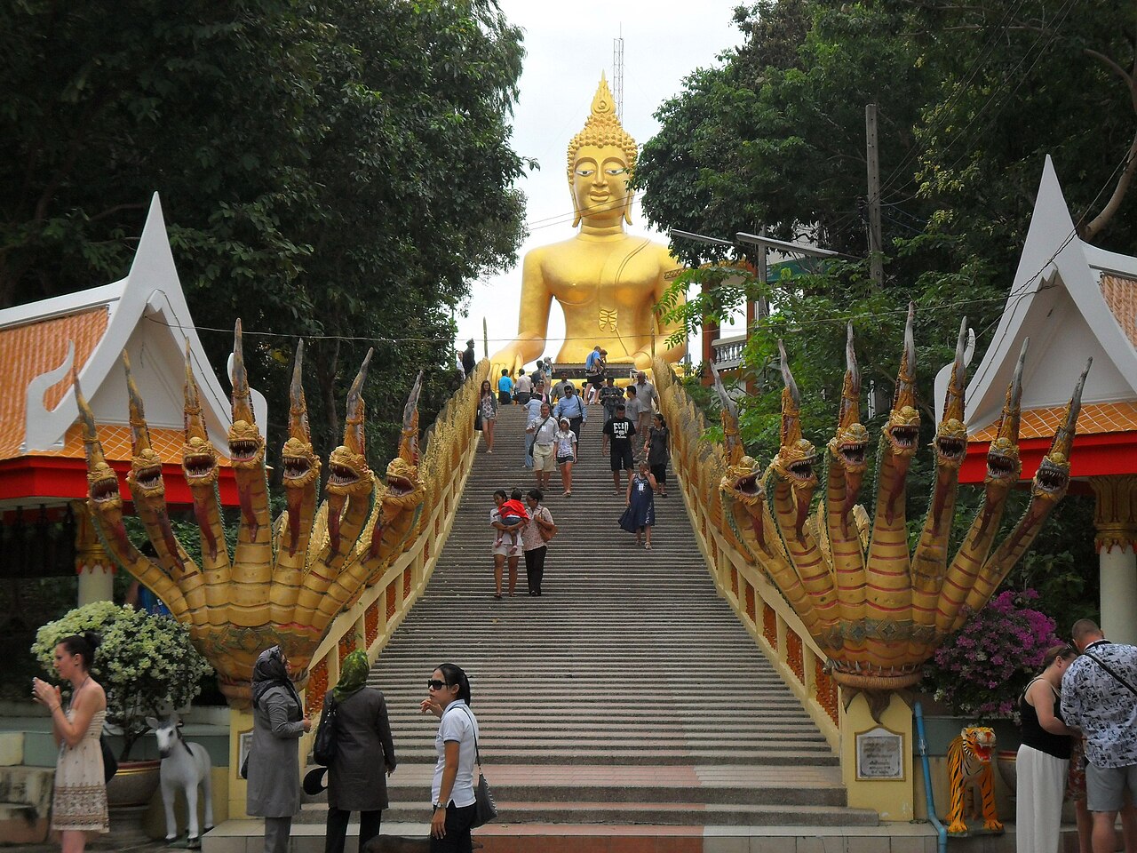 Wat Phra Yai
